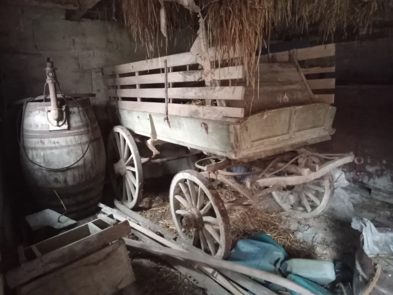 Billede 4 - Har disse to vogne.