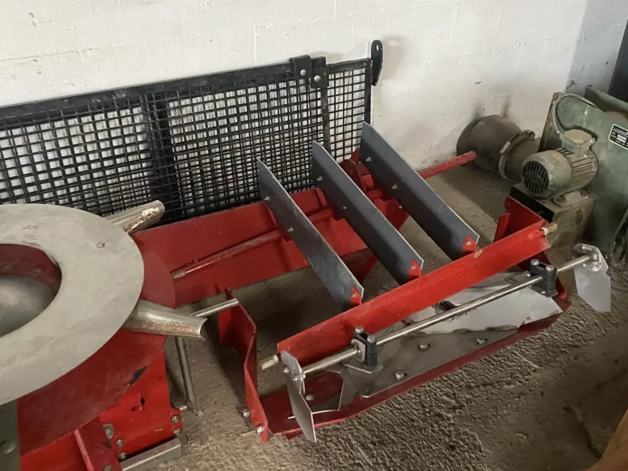 Billede 2 - Bredal gødningsudstyr. passer på Bredal K65 kalkspreder.