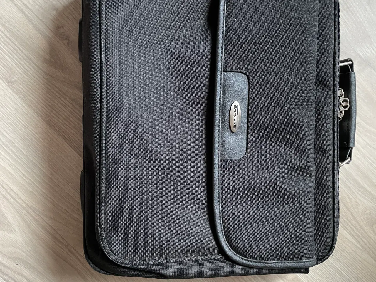 Billede 1 - Sort computertaske, mrk. Targus