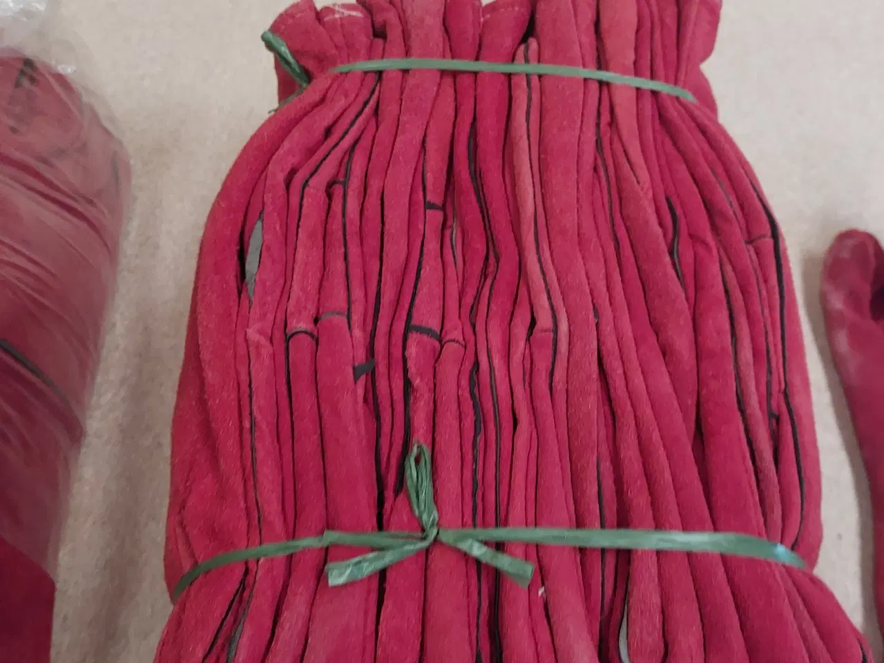 Billede 3 - Svejsehandsker sælges Køb 2 par får 100 kr.