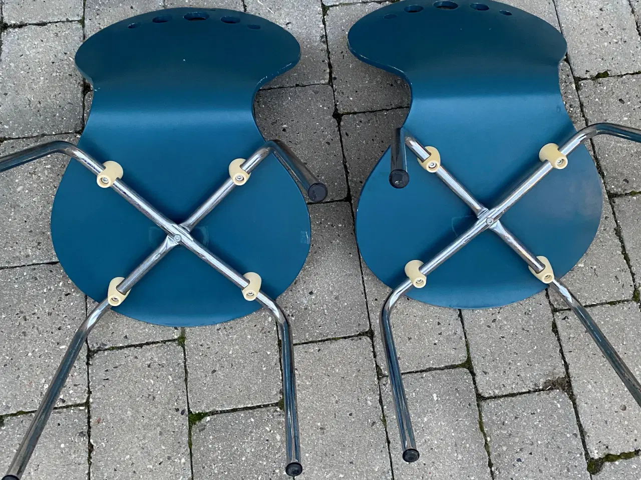 Billede 3 - 2 brugte børne stole, ukendt mærke