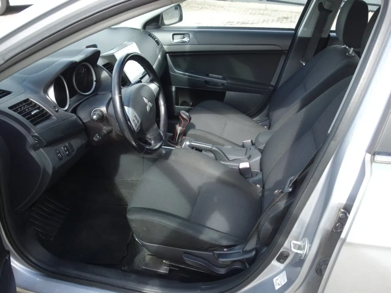 Billede 4 - Mitsubishi Lancer 1,6 Invite SportBack