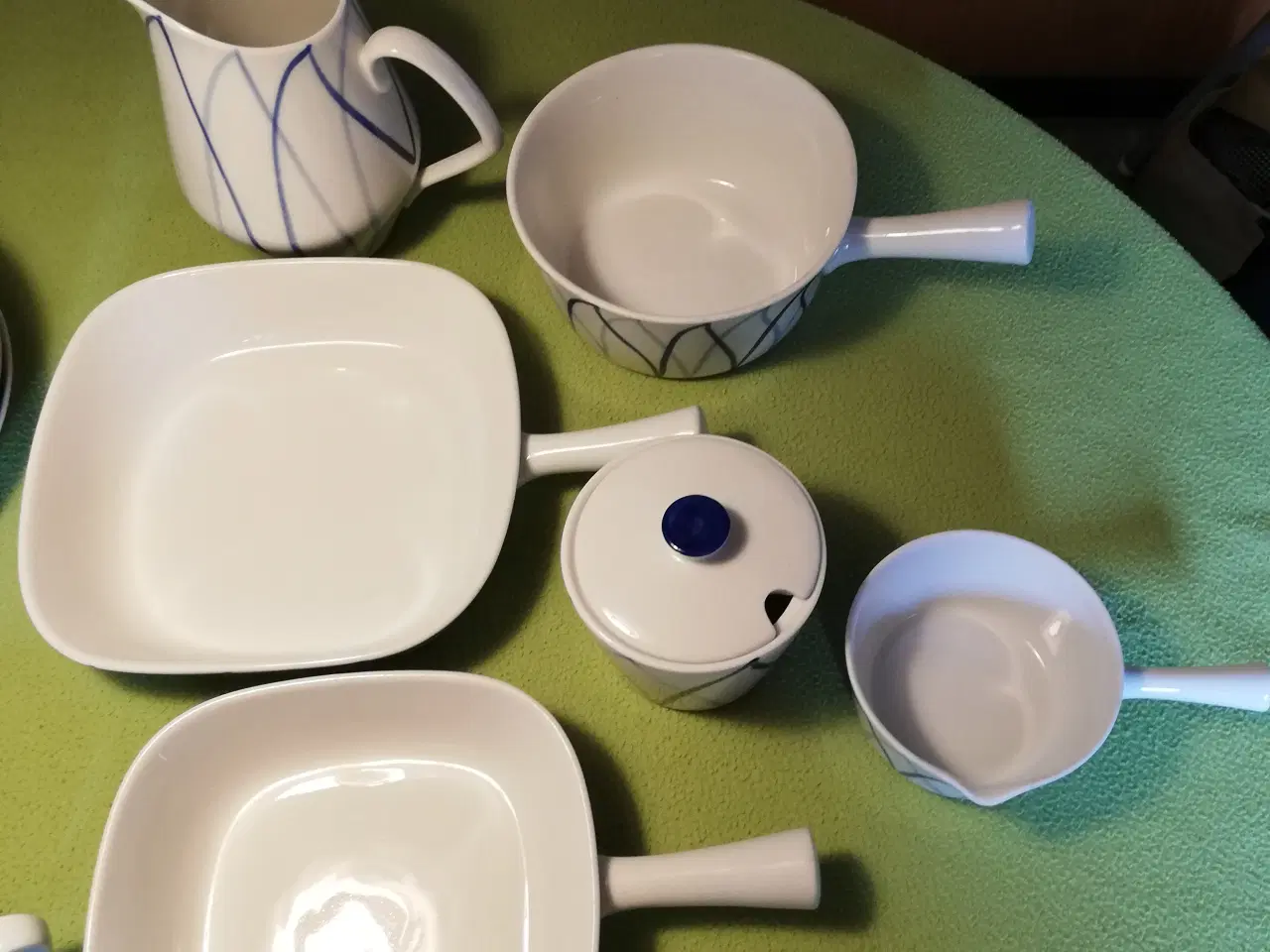 Billede 3 - Blå Flamme porcelæn tallerkener,kop, fade m.m.