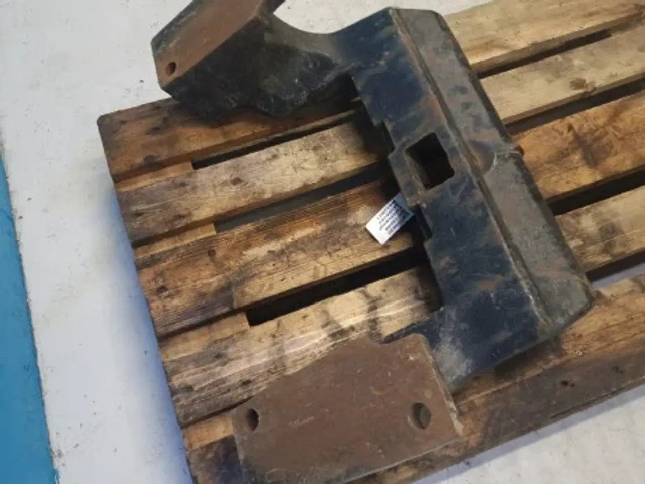 Billede 5 - New Holland T8040 Frontvægt 445041A2