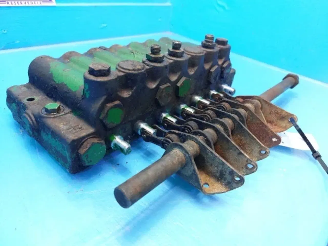 Billede 7 - John Deere 1085 Hydraulikventil AZ29351