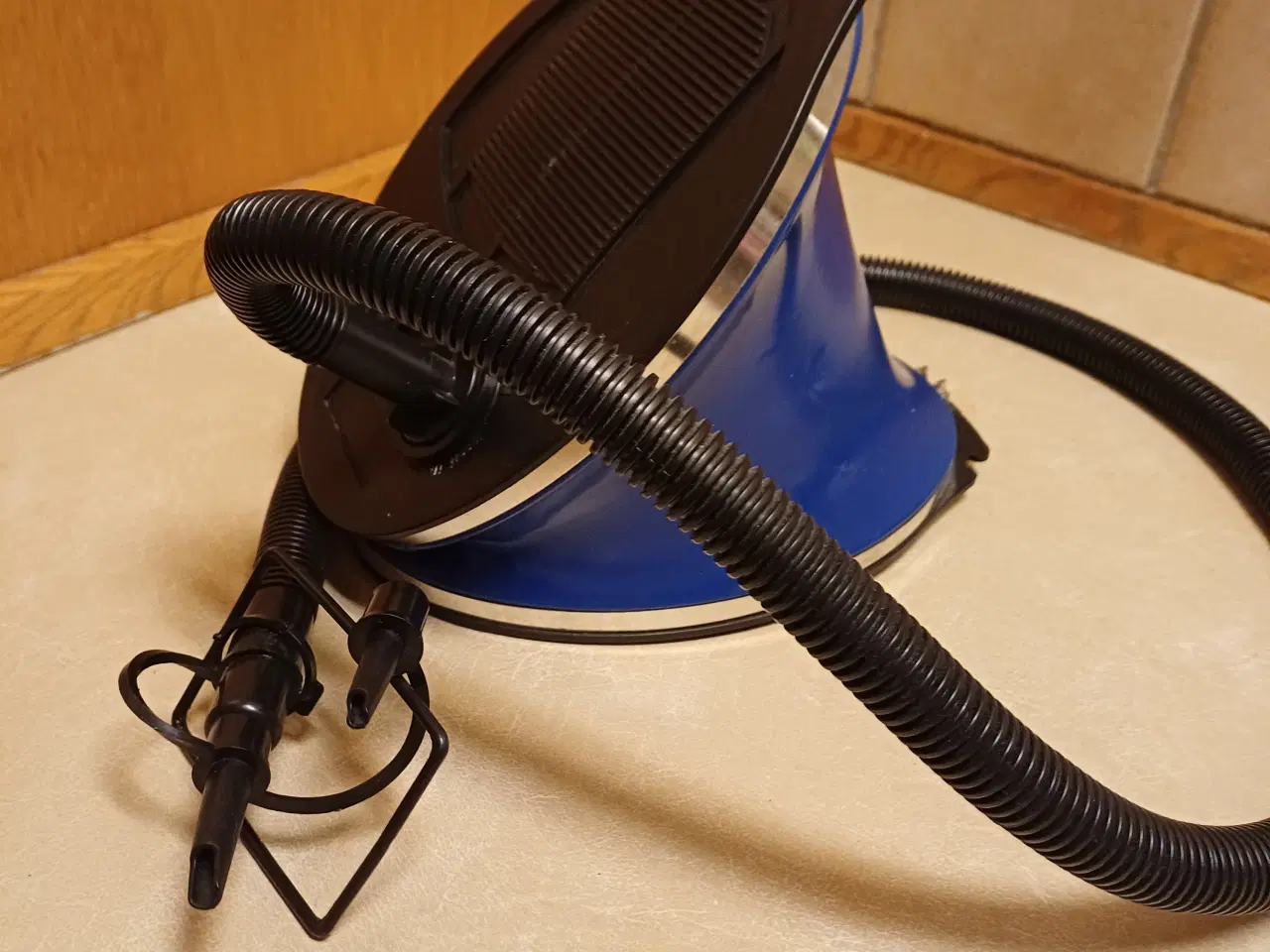 Billede 1 - Luftpumpe / fodpumpe til madrasser, badedyr mm.