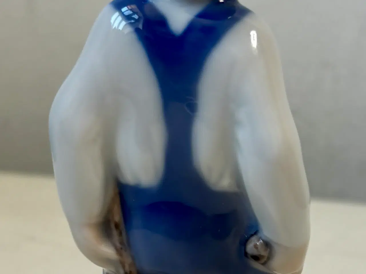 Billede 2 - Royal Copenhagen, dreng med kost - nr 3250