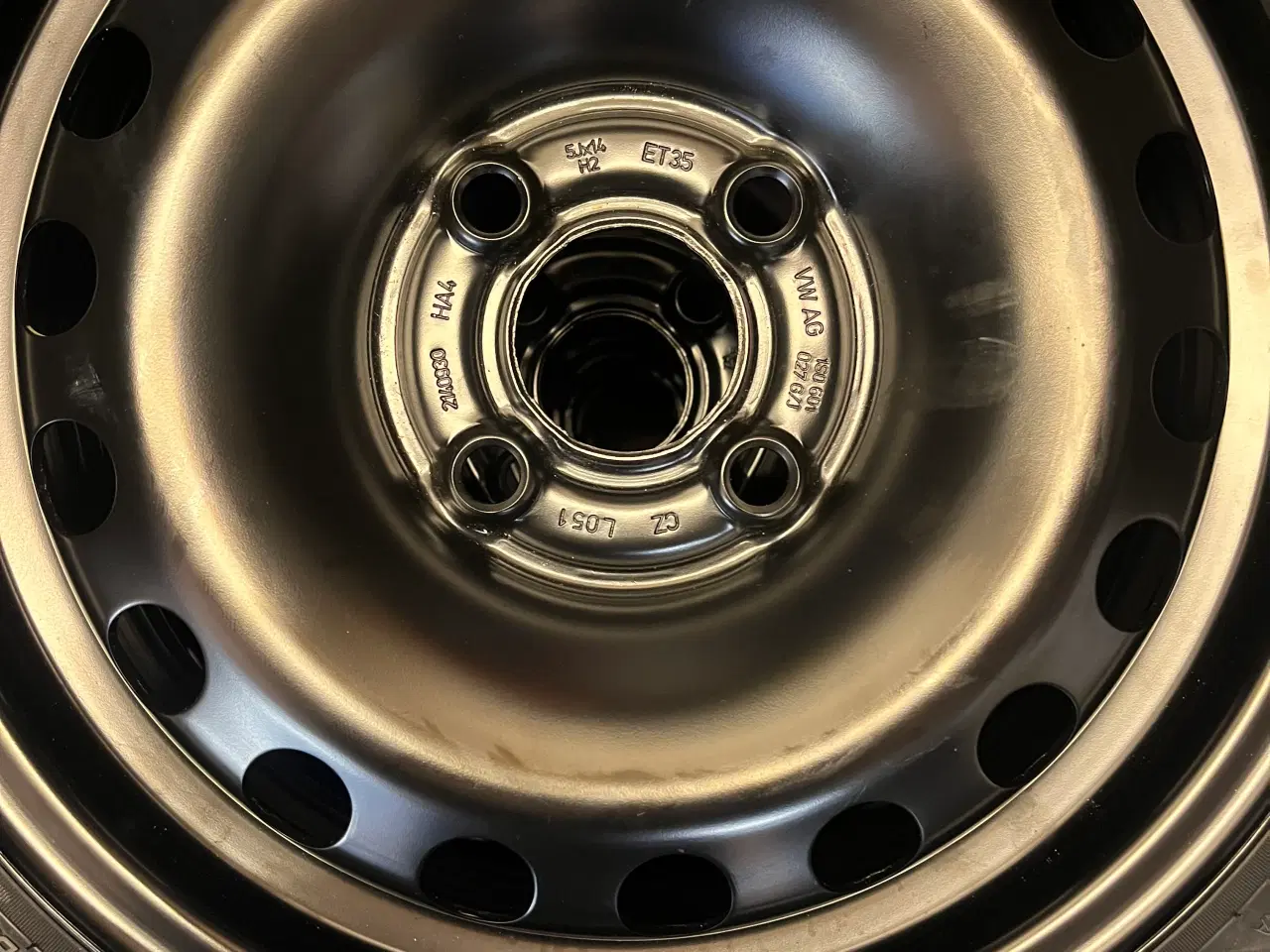 Billede 2 - Helårshjul. 175-65-14. VW Up.