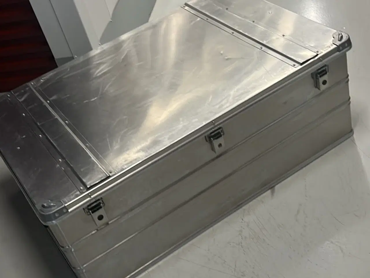 Billede 5 - Stor 350L alu kasse 