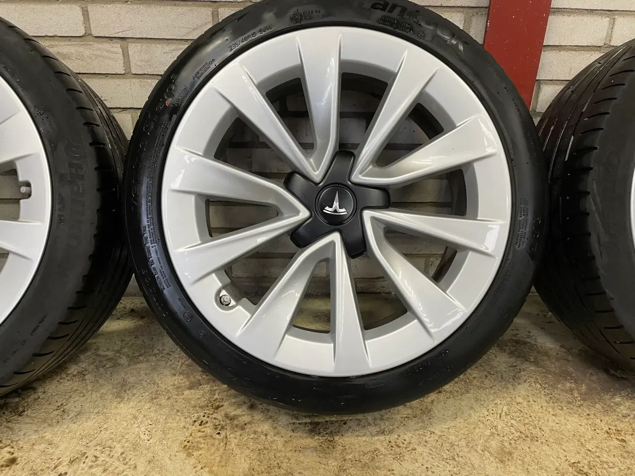 Billede 6 - 19 Tesla Model 3 235/40r19 Ref.764 sommer