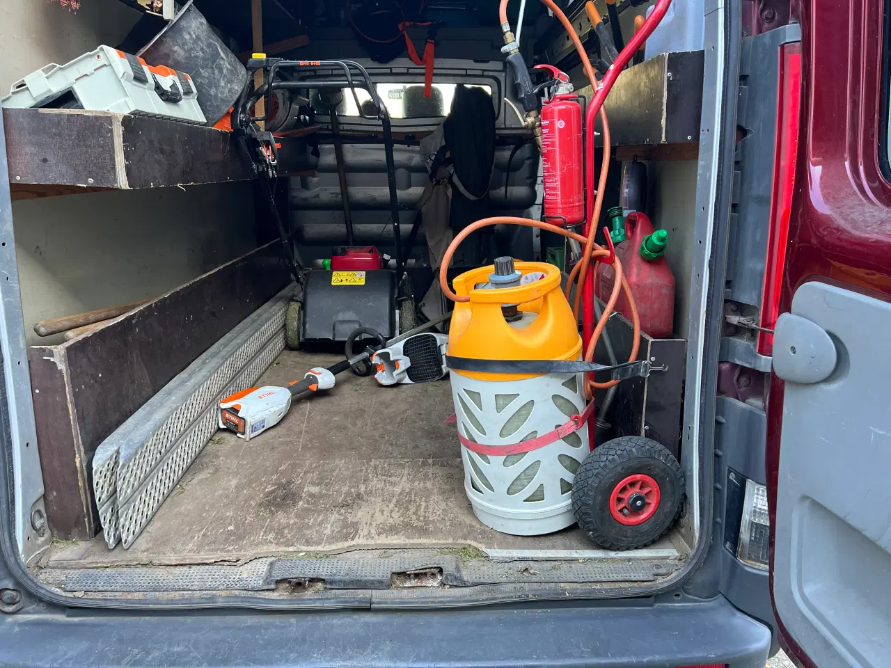 Billede 1 - Varebil med træk og nysynet