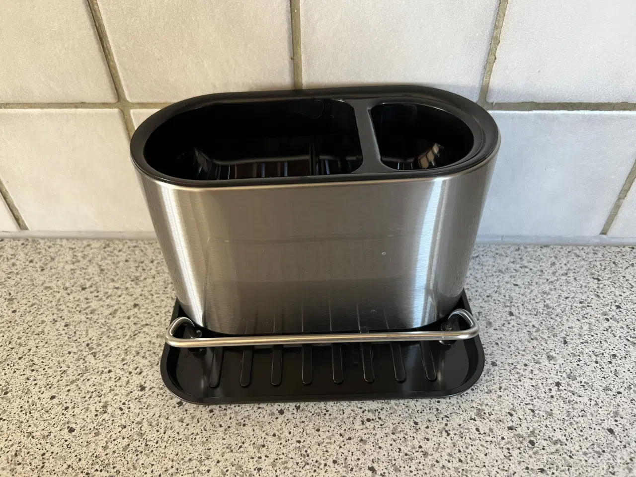 Billede 1 - Køkkenbord holder til sæbe, børste og klud