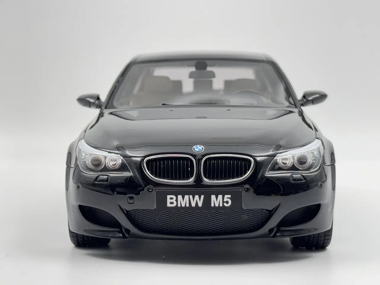 Billede 8 - 2005 BMW M5 E61 - Limited Edition - 1:18