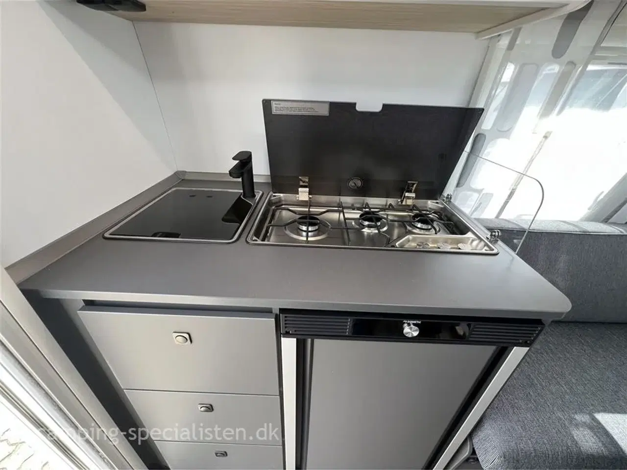 Billede 9 - 2026 - Fendt Apero active 390 FH   2026 Fendt Apero Activ 390 FH - Kan ses nu hos Camping-Specialisten.dk