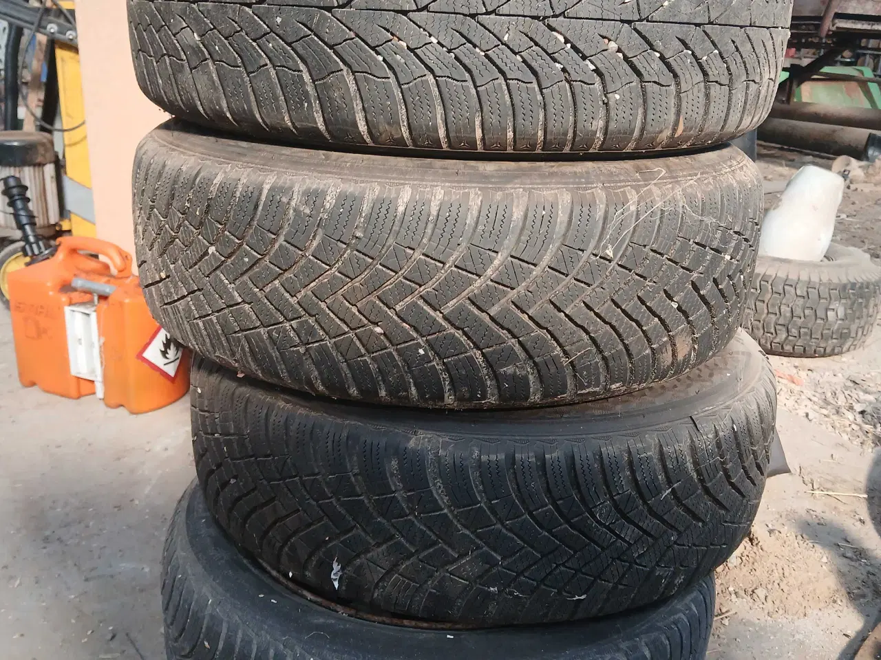 Billede 2 - Vinterdæk  205/60 R16