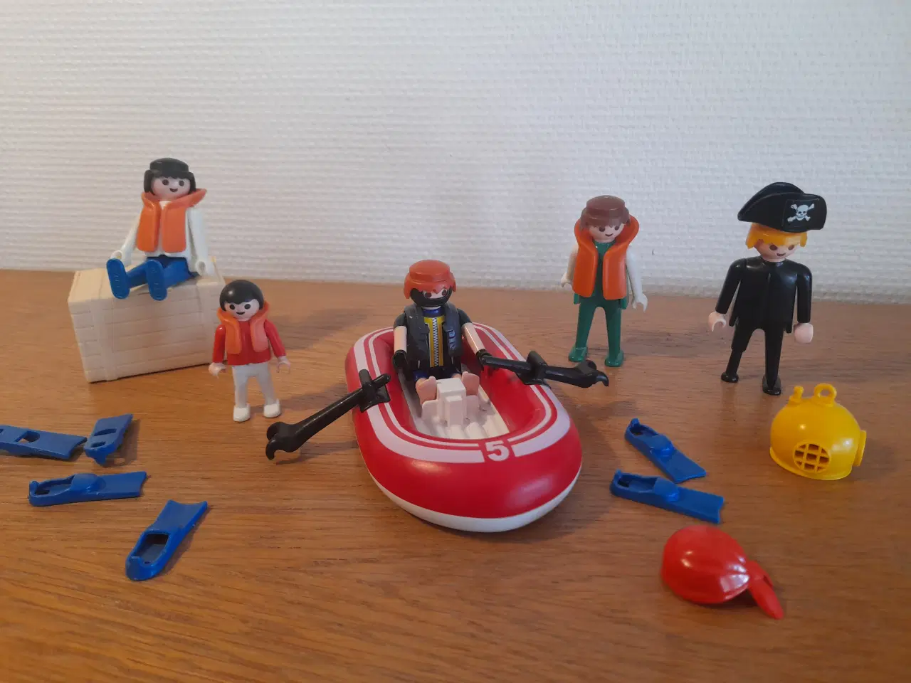 Billede 3 - Playmobil: Gummibåd, mænd med redningsveste m.m