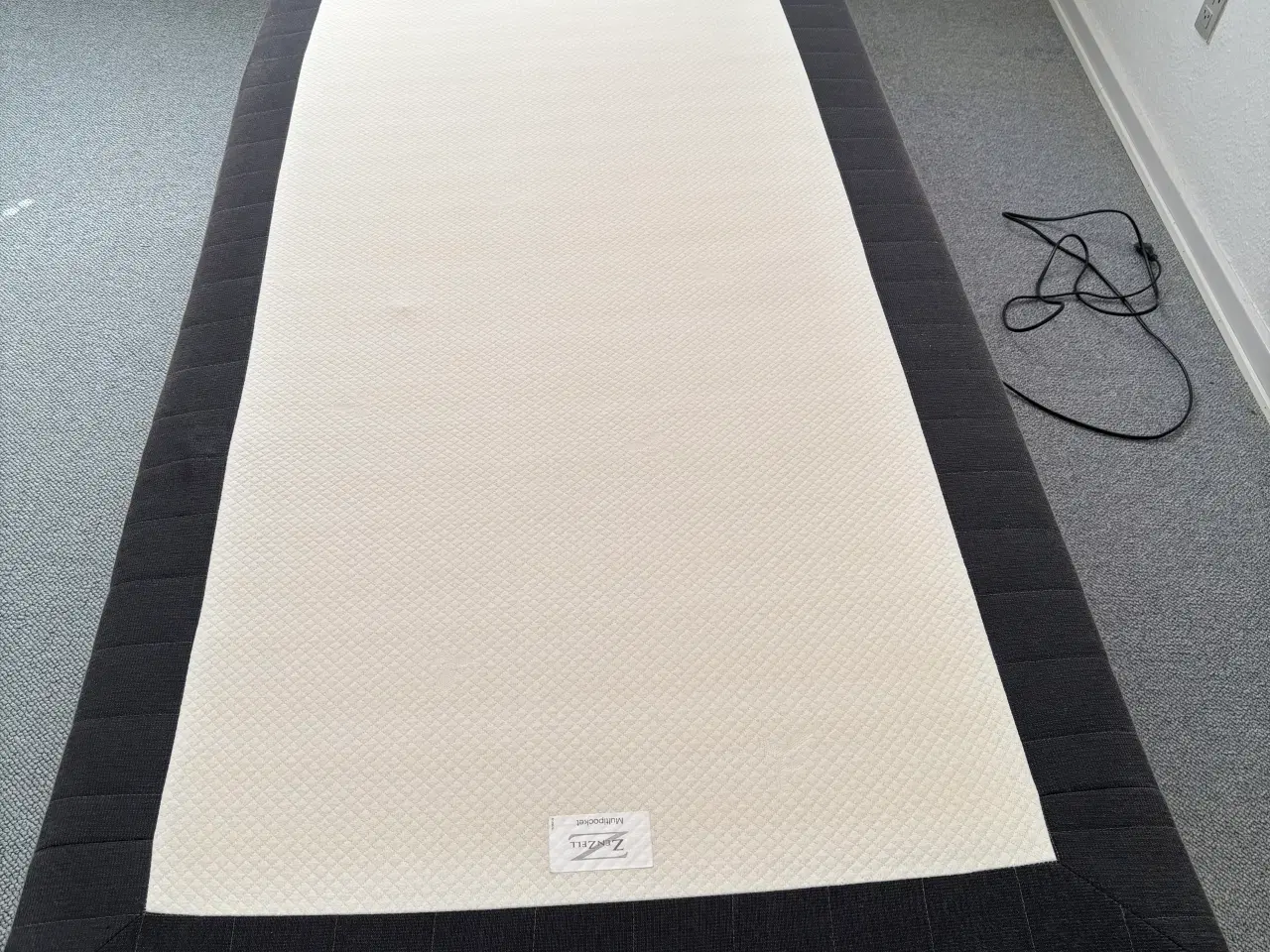 Billede 3 - Elevationsbund 90x200 med rigtig god madras og top