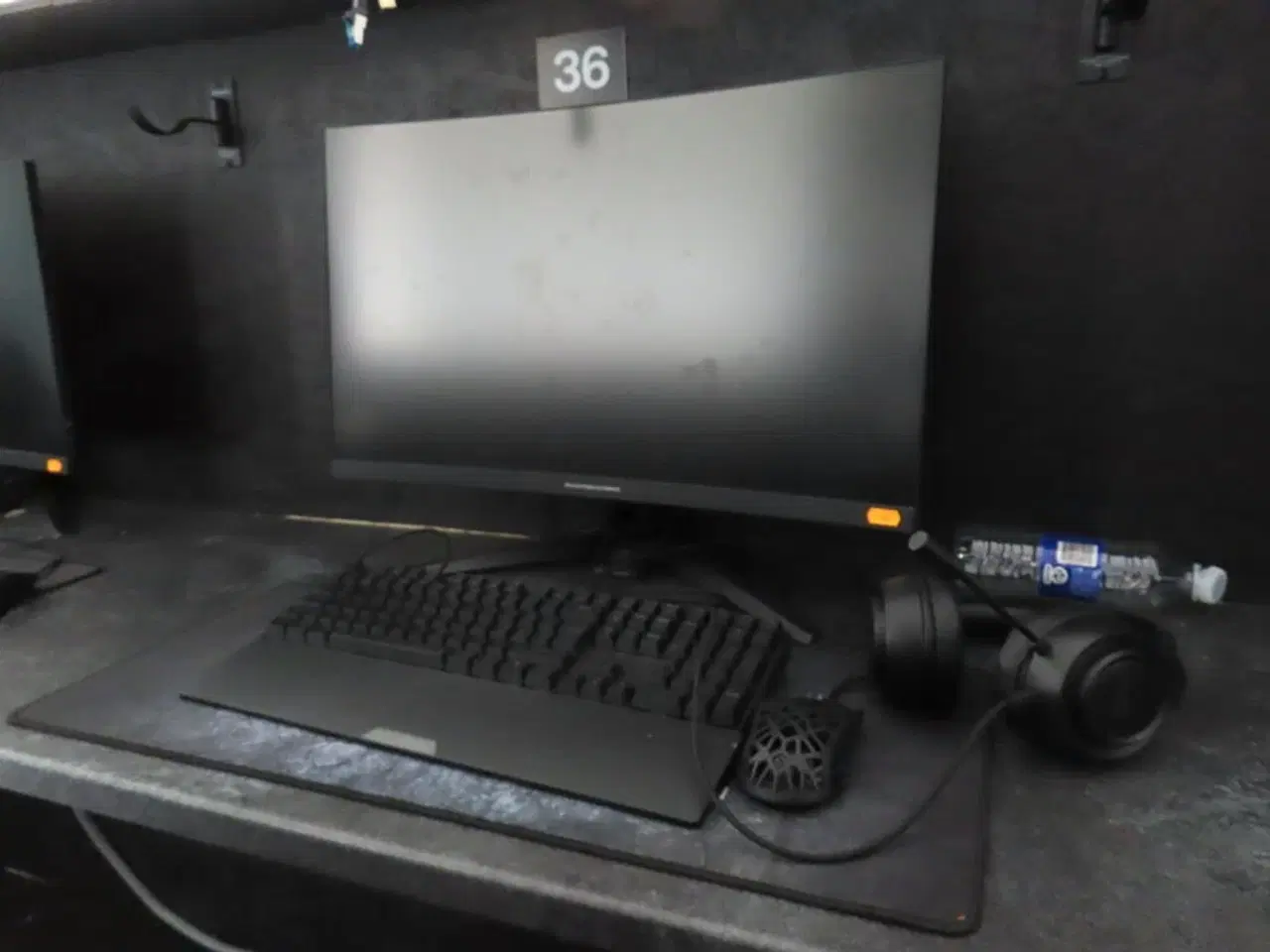 Billede 1 - 27" curved gaming monitor, ASROCK PHANTOM GAMING pg27f15rs1a