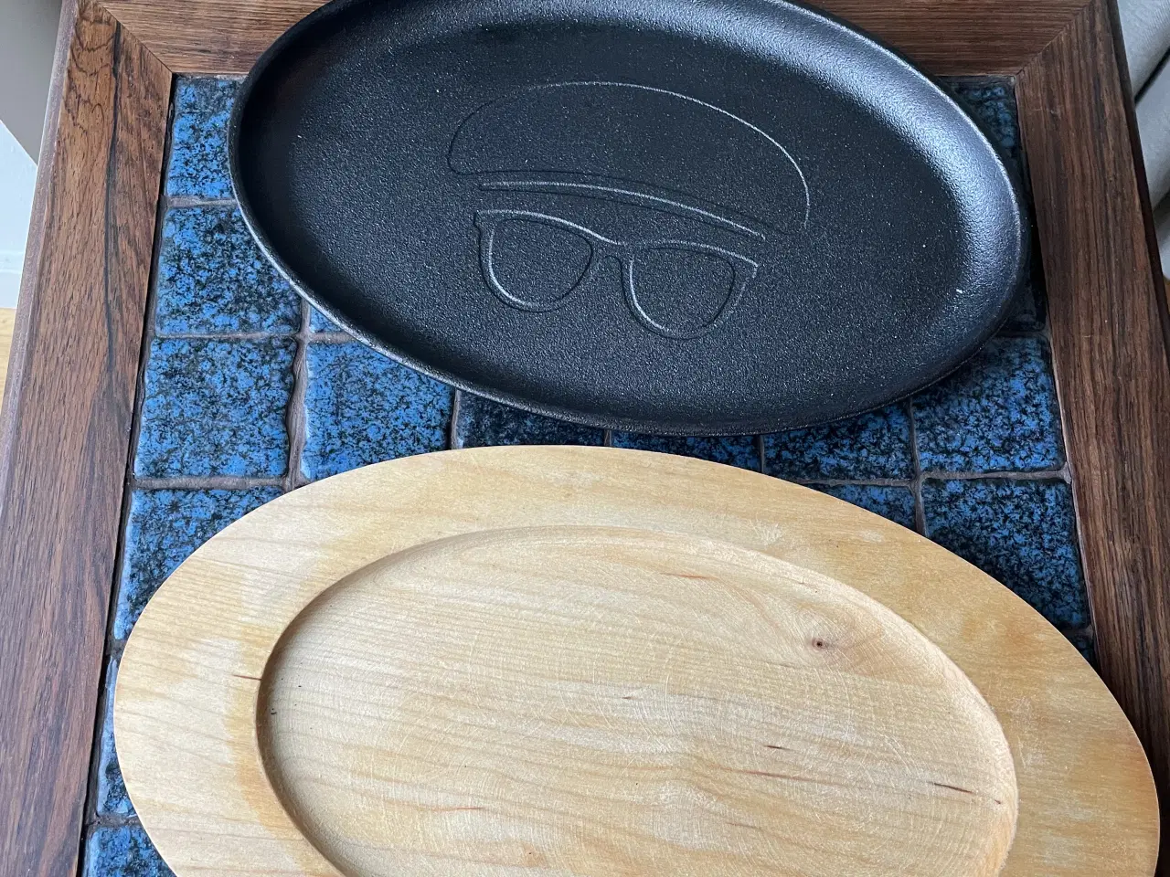 Billede 2 - Holm støbejernsfade med bordskånere