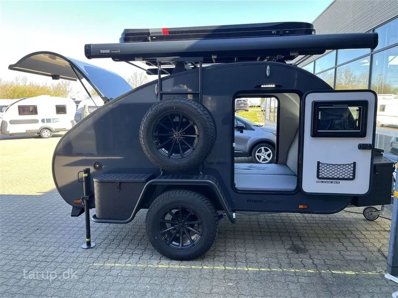 Billede 2 - 2023 - Hero Camper Ranger R   Køkkentelt, solcelle og batteripakke, alufælge, Webasto diesel fyr, Hero Camper Skyebox, markise, køleboks, endekøkken med 2 gasblus.