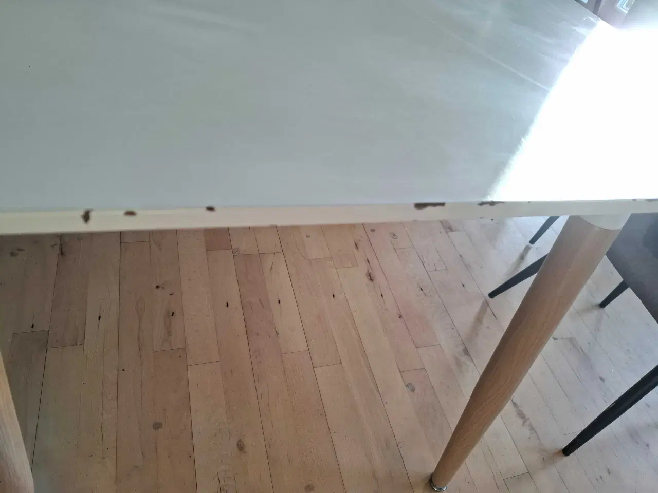 Billede 7 - Flot Spisebord med 5 Stole