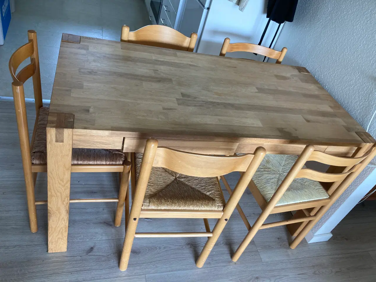 Billede 5 - Lille spisebord med to skuffer 