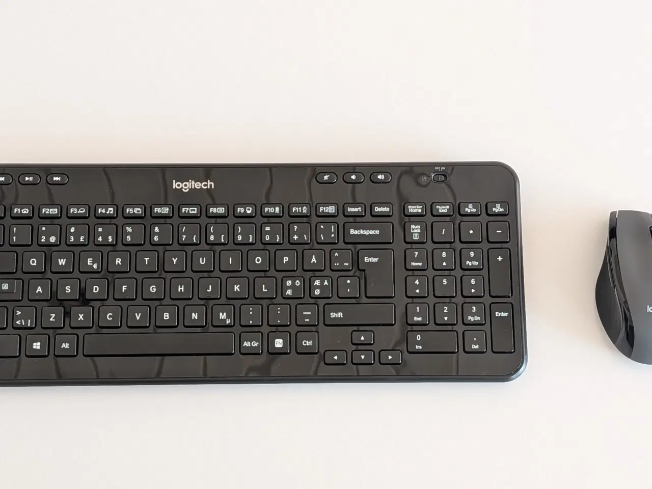 Billede 1 - Lækkert Logitech trådløst tastatur og mus