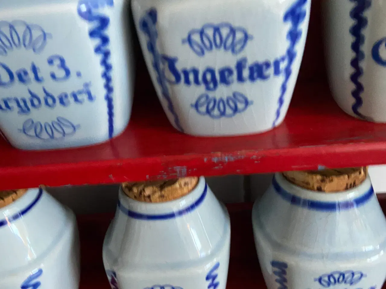 Billede 2 - 7 krydderikrukker på hylde - Søholm