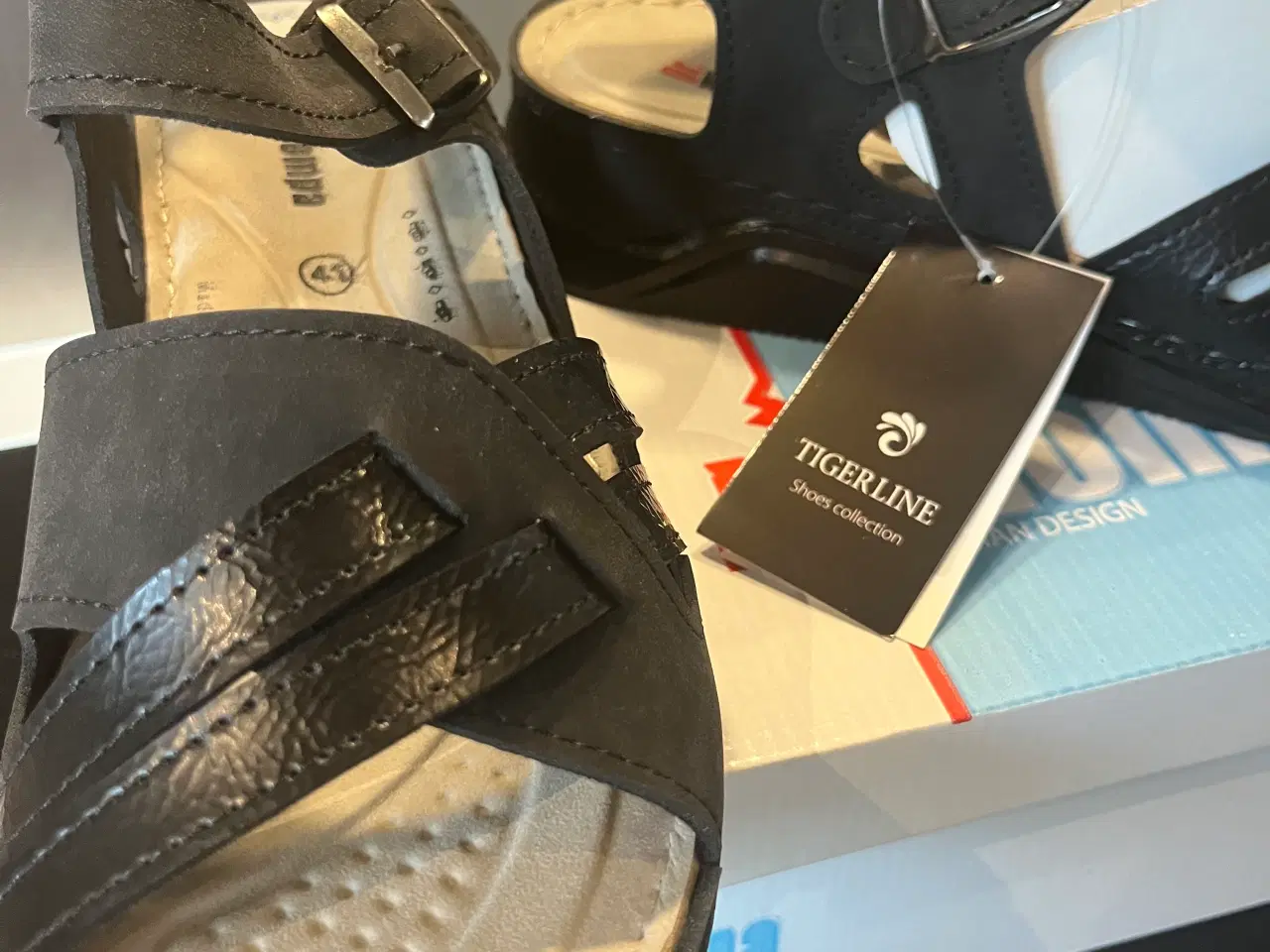 Billede 1 - Dr. Klompa sandal (tigerline)