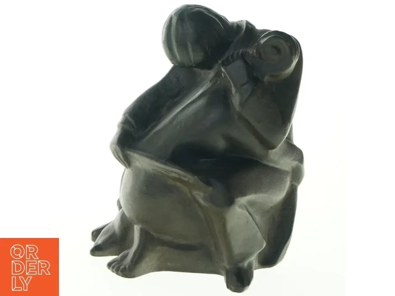 Billede 1 - Skulptur af siddende figur (str. H. 18 cm. b. 13 cm)