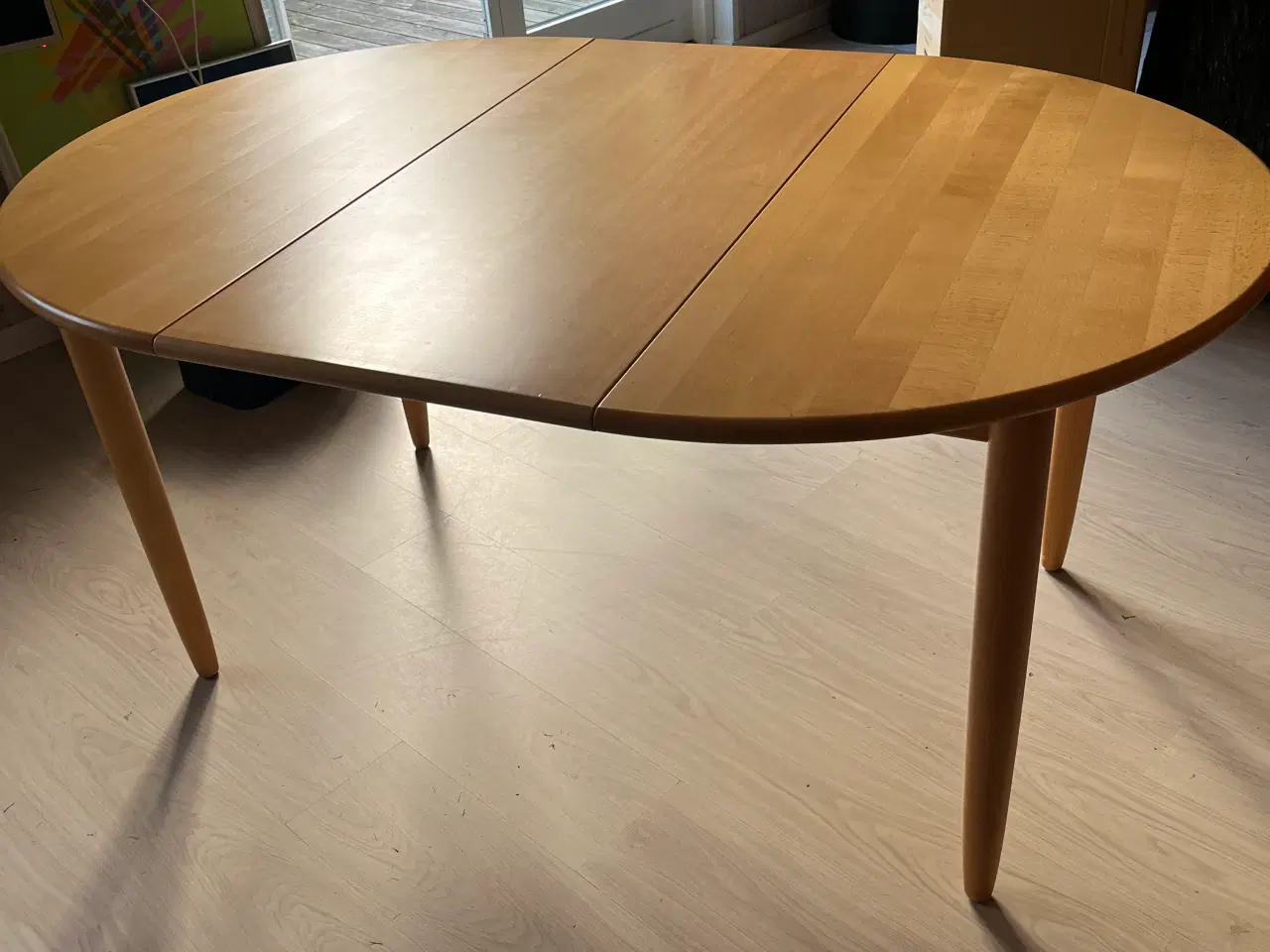 Billede 1 - Haslev spisebord symphony 76 massiv bøg lakeret