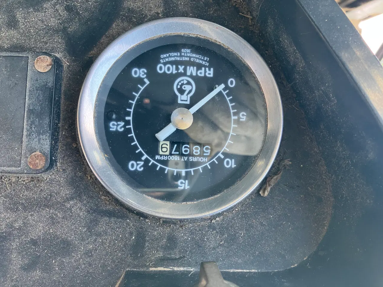 Billede 11 - IH 784 Kører og starter