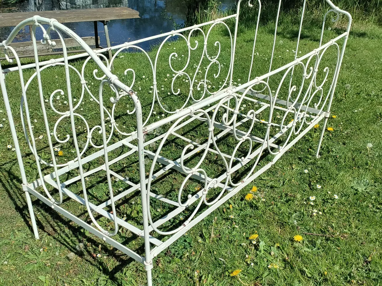 Billede 3 - Fransk jernseng, antik barneseng.