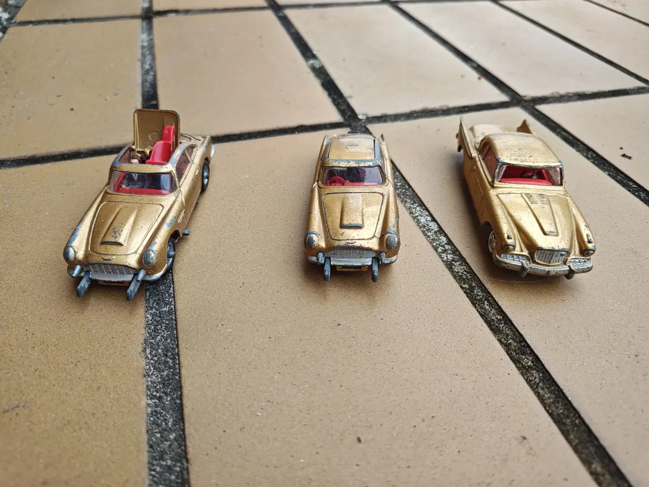 Billede 2 - James Bond Aston Martin og Studebaker Golden Hawk