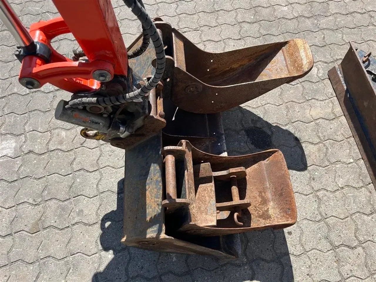 Billede 6 - Kubota KX019-4 Tiltfæste, Koblinger og haner og 3 skovle