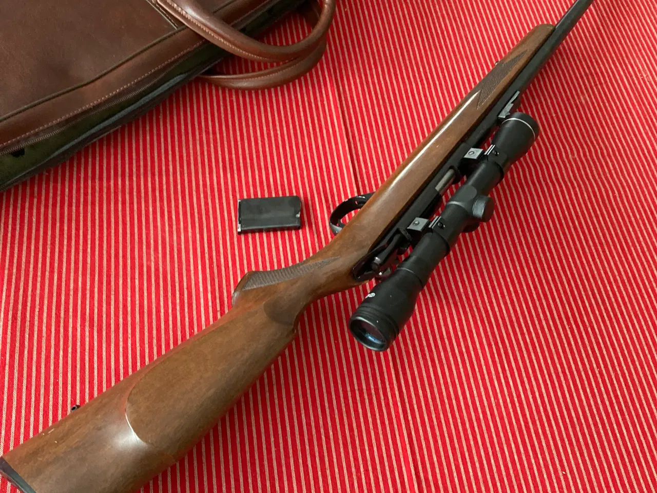 Billede 2 - Salonriffel 22MAG, ARMSCOR, MODEL 1500.