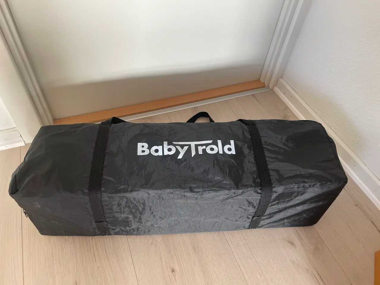 Billede 1 - BabyTrold weekendseng/rejseseng + madras