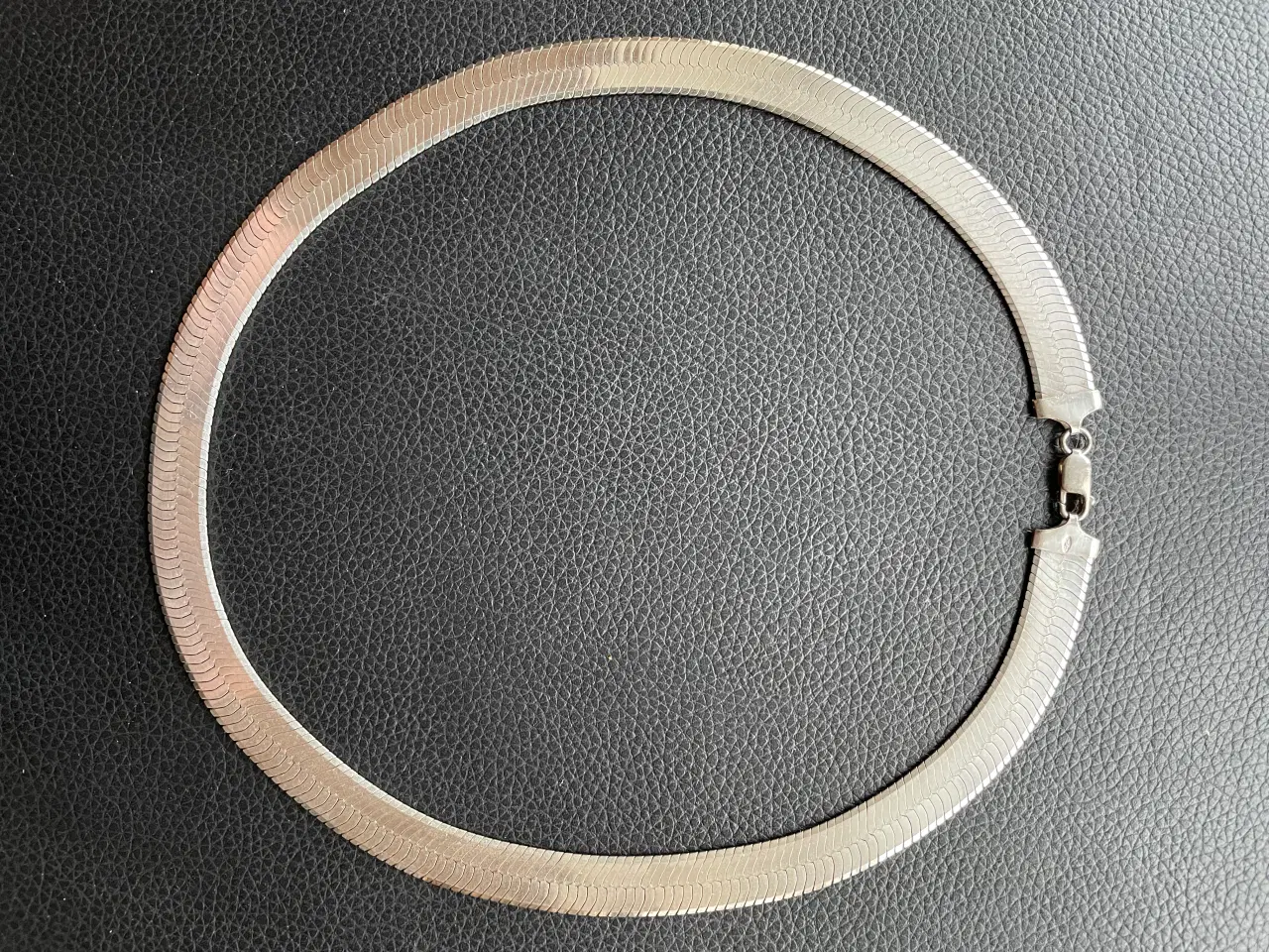 Billede 10 - bred Herringbone sølvhalskæde