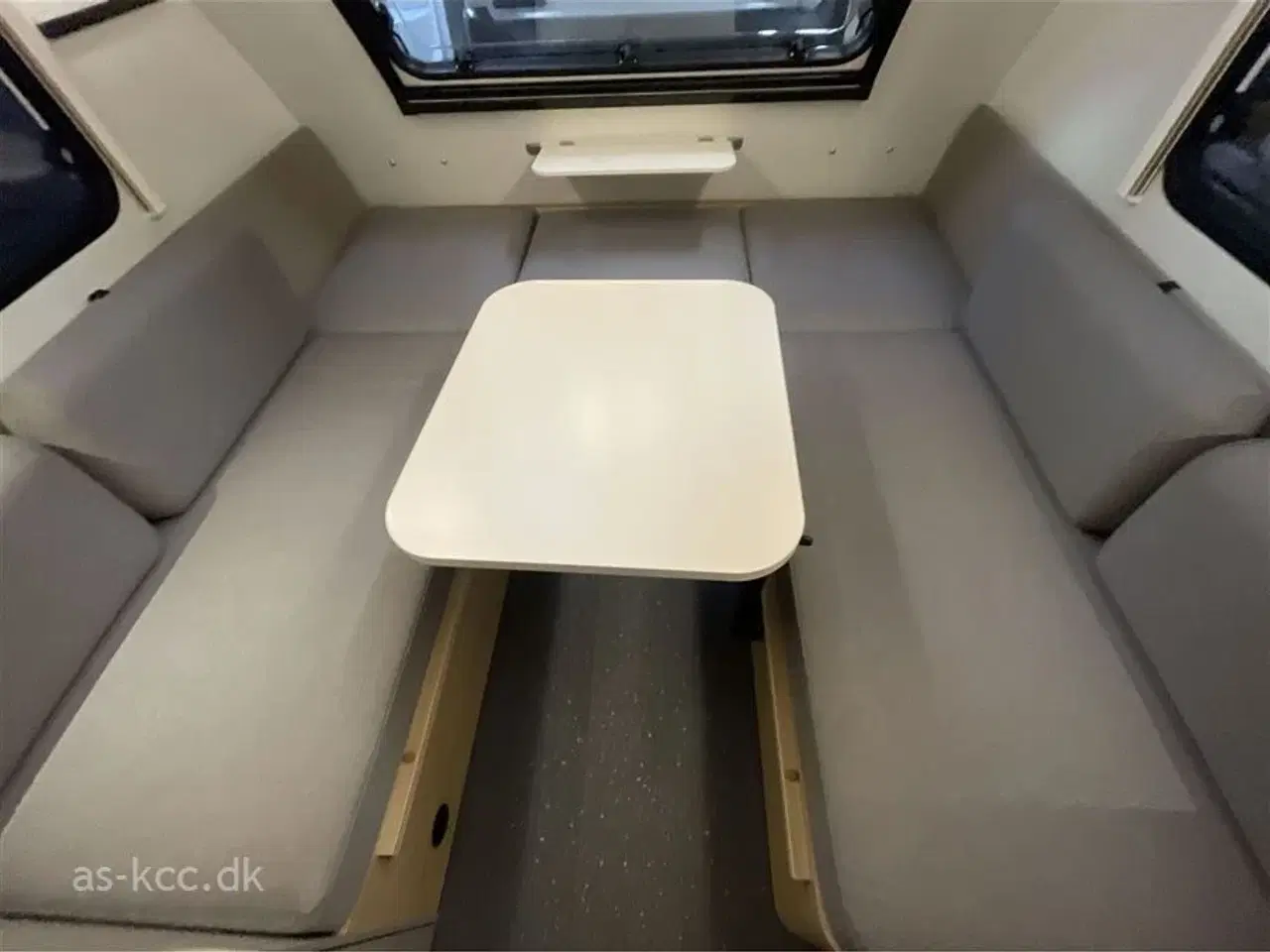 Billede 8 - 2026 - Adria Action 391 LH Classic   Adria Action 391 LH Classic årg. 2026  Generation 2 ny ude og inde. Denne vogn er med soundbar. kr. 2.749,- er lagt i prisen