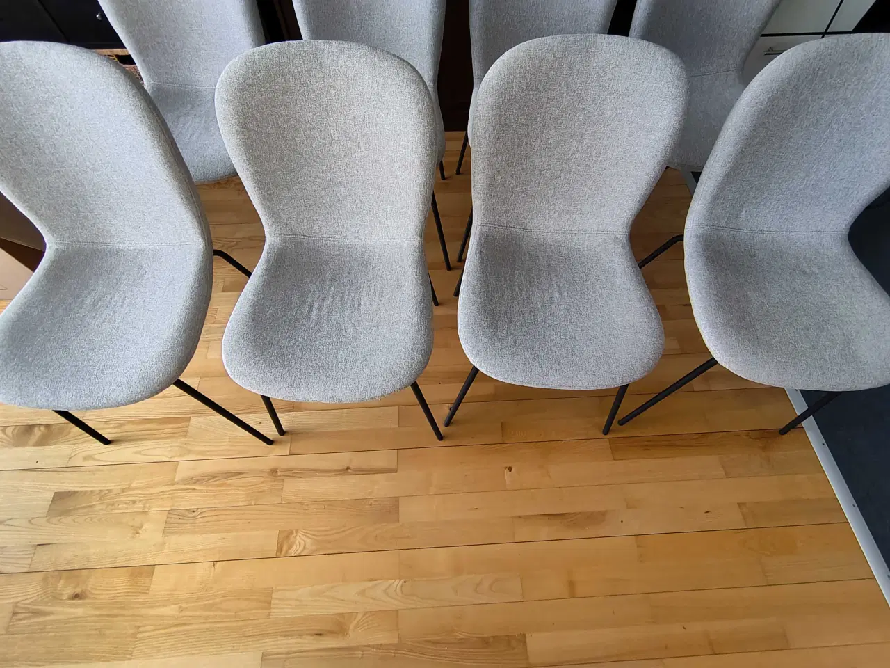 Billede 2 - 8 spisebordsstole i lysegrå