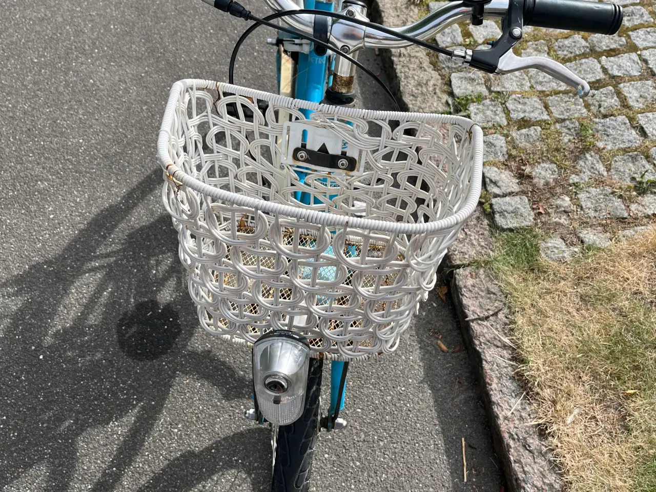 Billede 2 - Turkis Kildemoes pige 24# cykel sælges