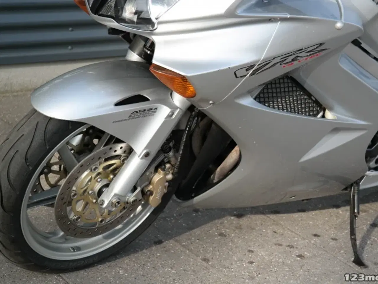 Billede 20 - Honda VFR 800 F MC-SYD       BYTTER GERNE