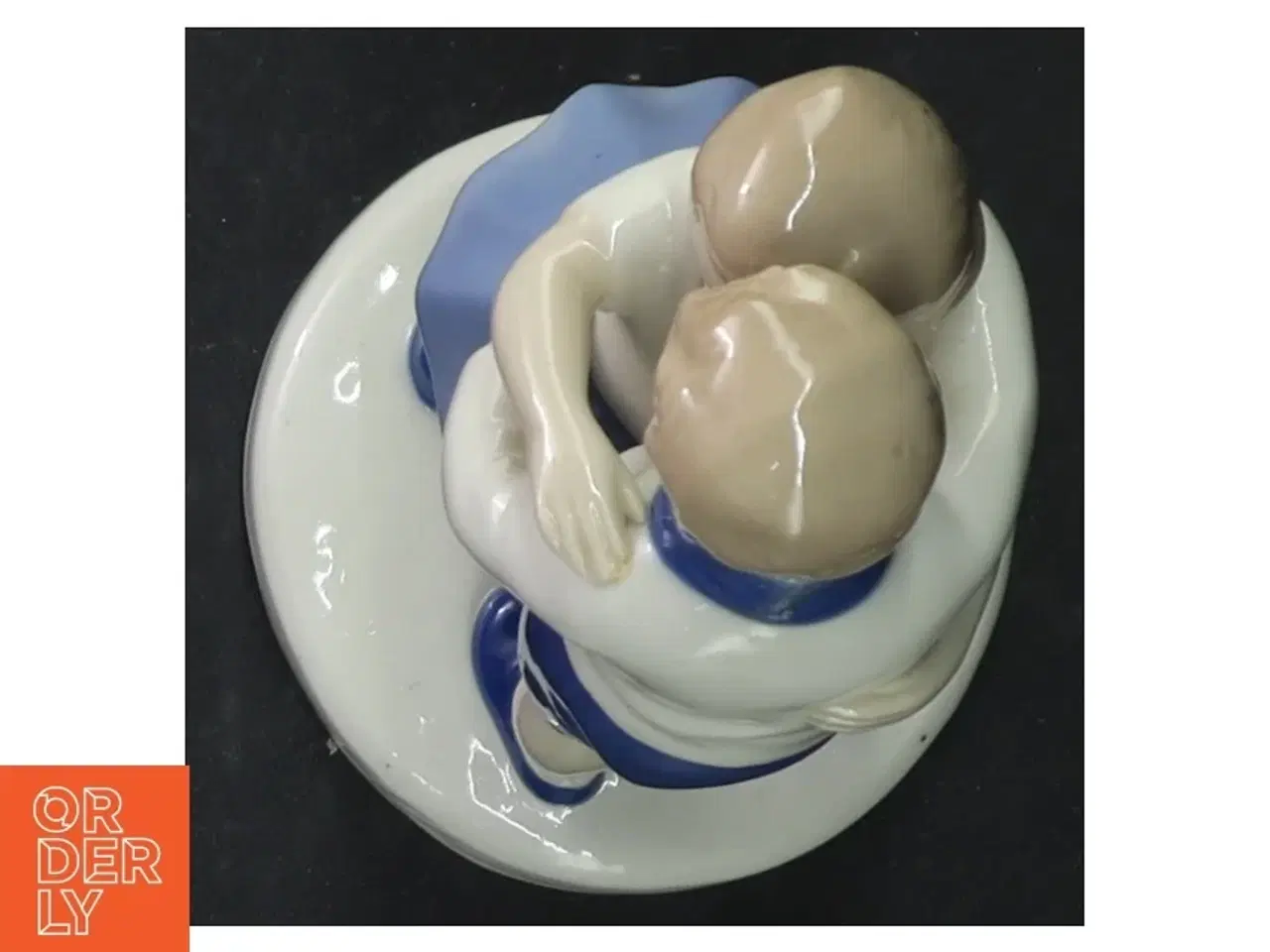 Billede 4 - Porcelæns figur (str. 15 cm)