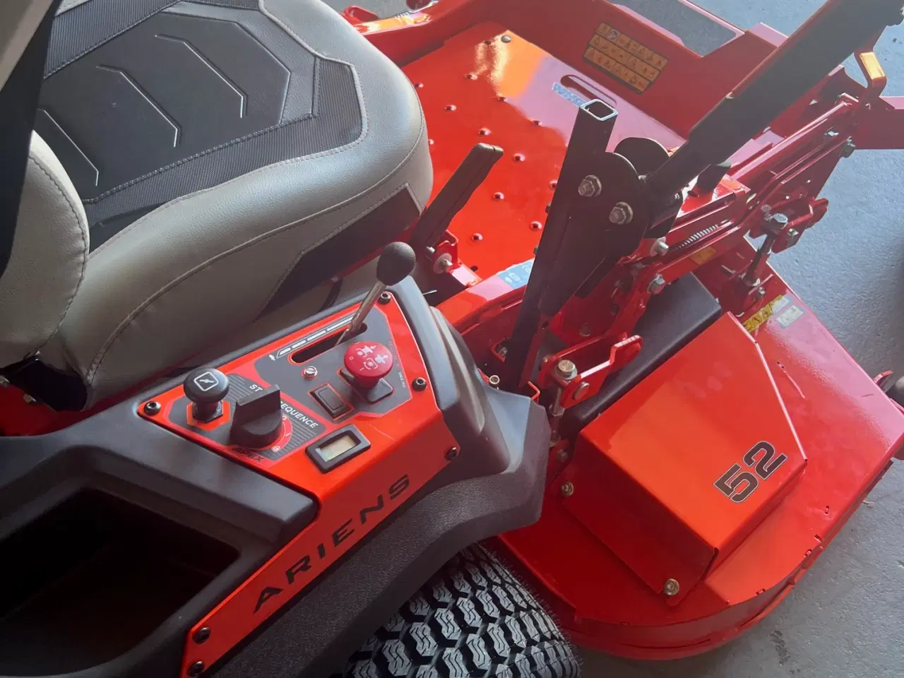 Billede 4 - Ariens APEX52 - Zero Turn - 132 Cm Klipper