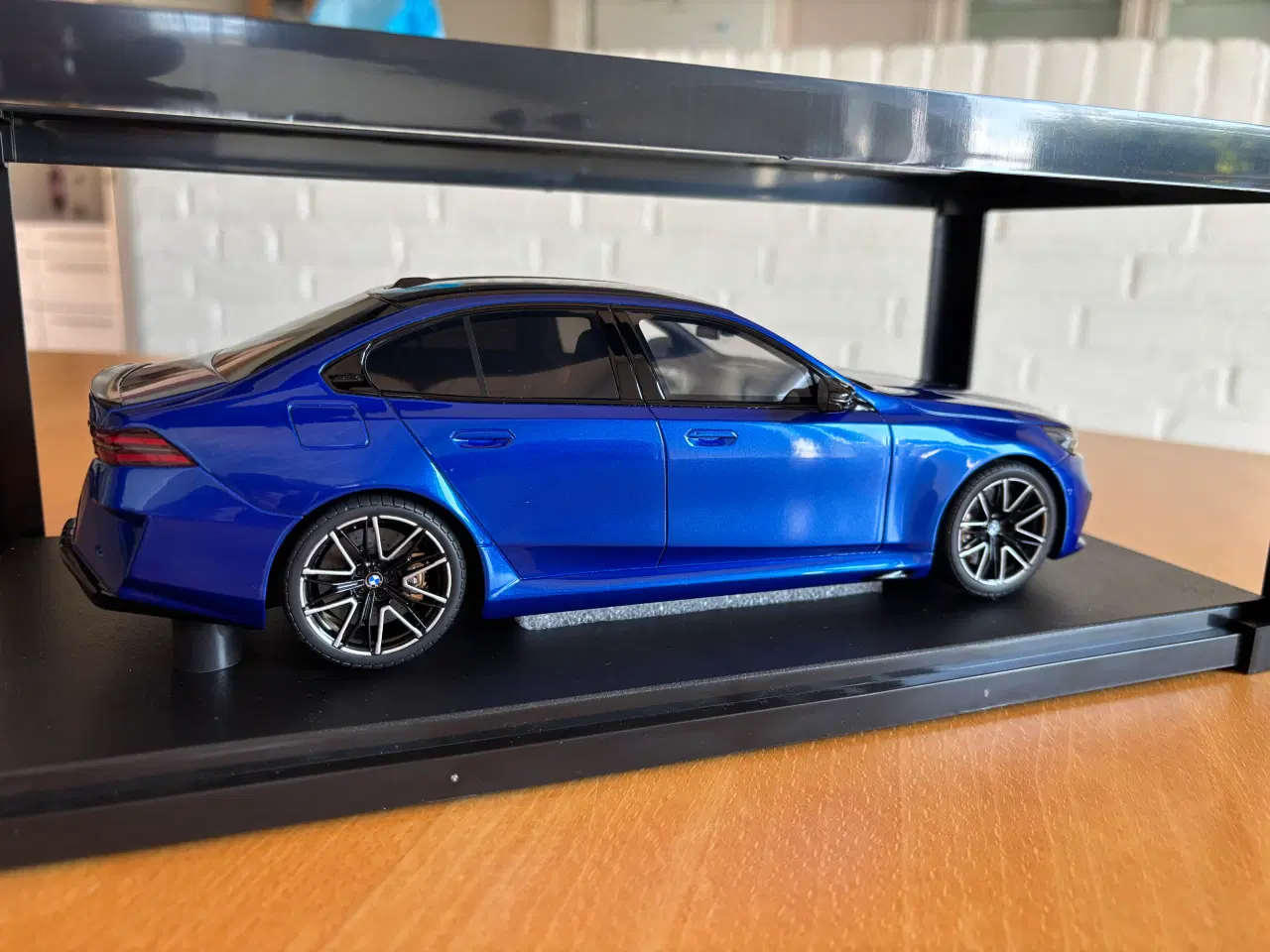 Billede 2 - BMW M5 1:18