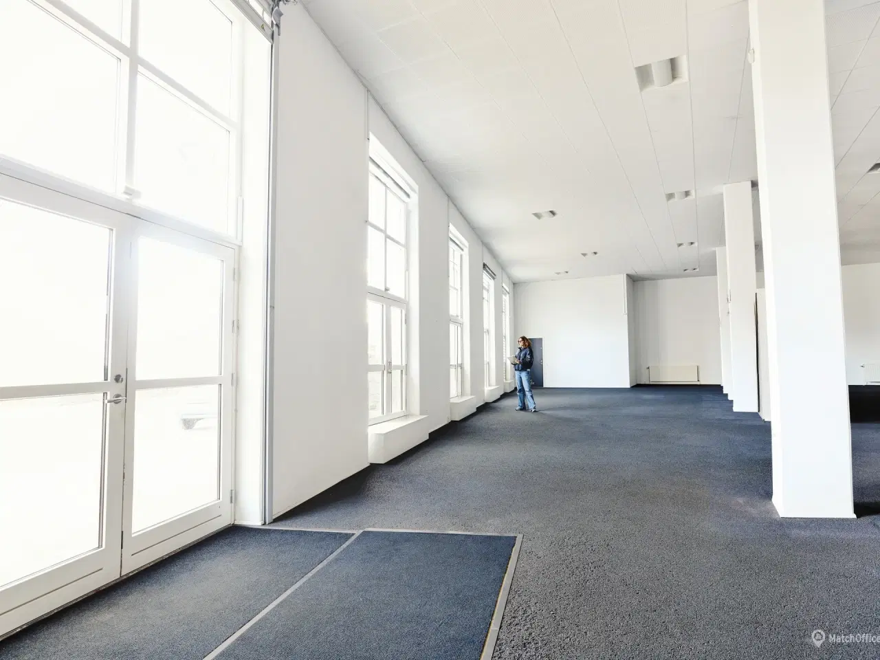 Billede 1 - Højloftet og synligt erhvervslejemål i hjertet af Odense