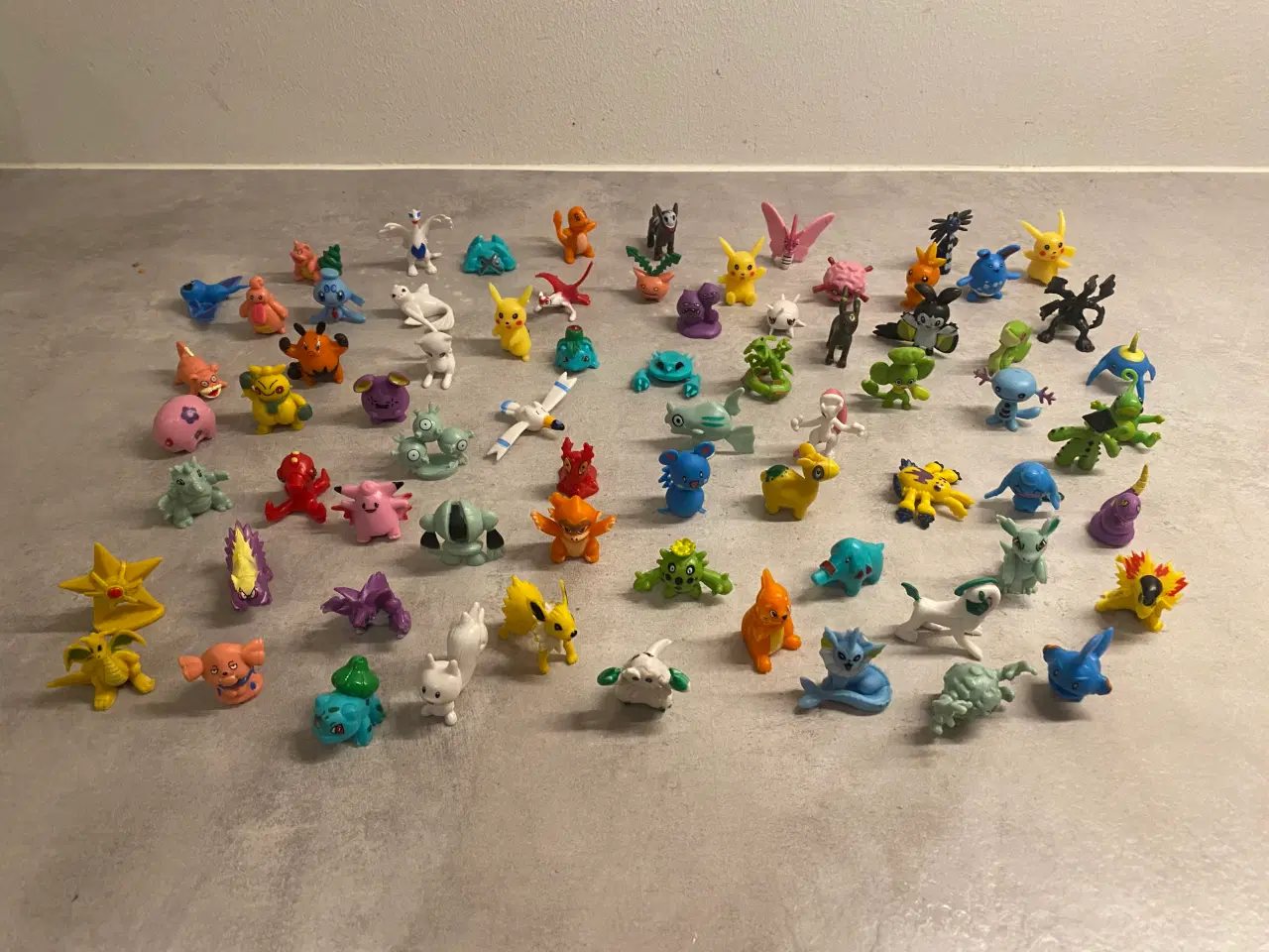 Billede 2 - Pokemon figurer 72 stk