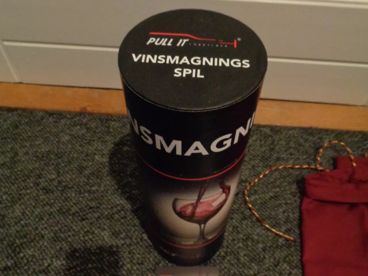 Billede 1 - Vinsmagningsspil 