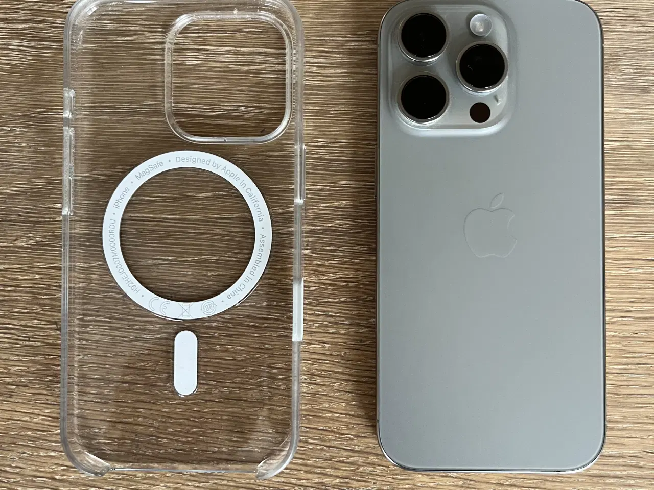 Billede 2 - iPhone 16 Pro 5G smartphone 128GB (Titanium)