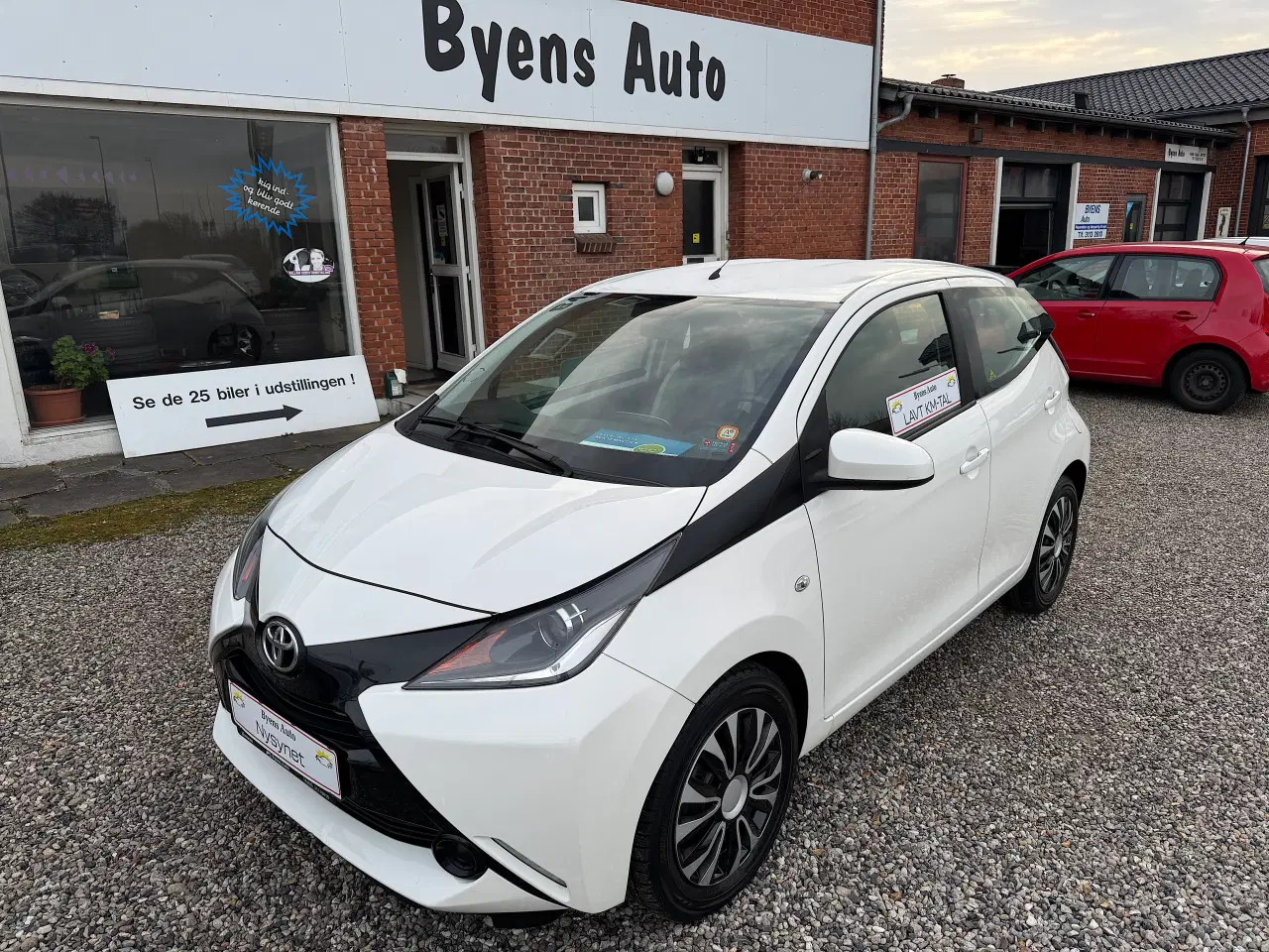 Billede 3 - Toyota Aygo Xplay Nysyn meget økonomisk